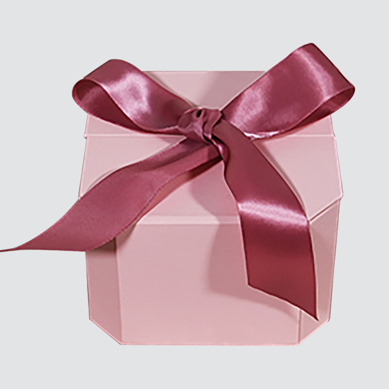 Boîte de cadeau bowknot rose douce en forme de boîte de cadeau exquis de tasse de bougie de rabat au chocolat