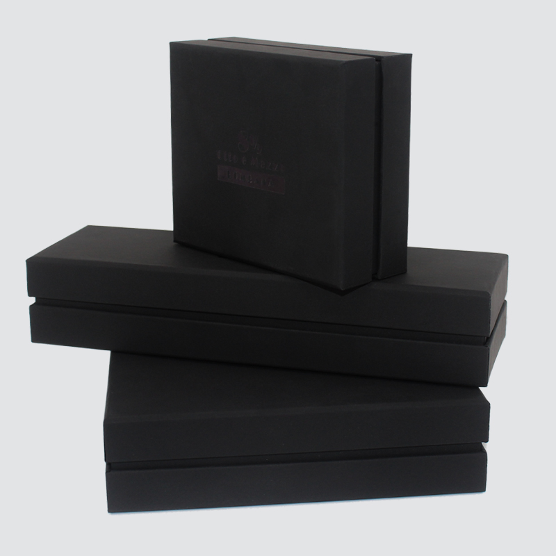Boîte-cadeau classique adaptée aux besoins du client d'accessoires de collier de bijoux de boîte noire